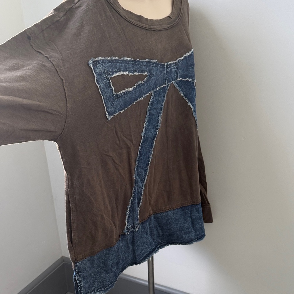 Blue Velvet XL Brown Long Sleeve Top with Distressed Denim Bow Detail w/ pockets - Picture 2 of 10